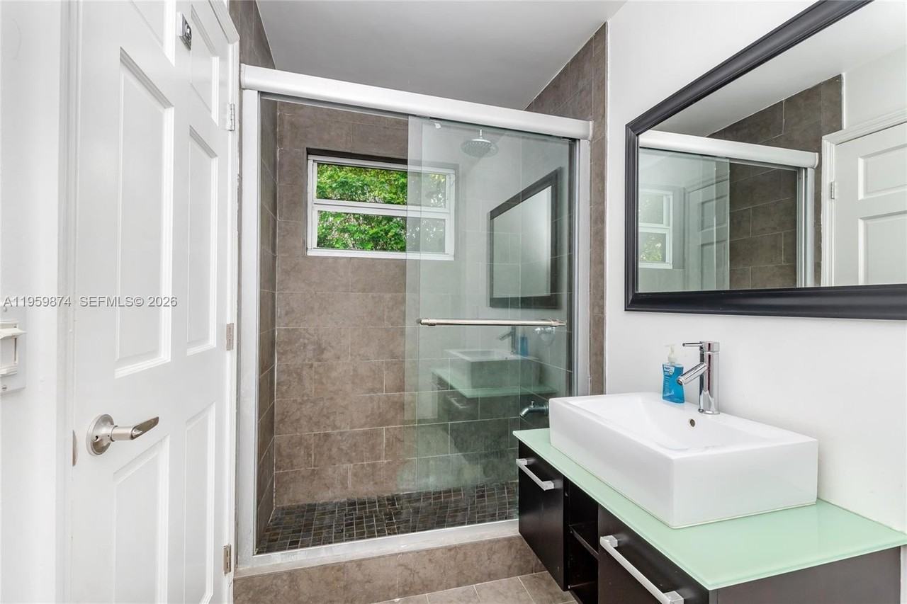 1300 71st St - Photo 7 of 17