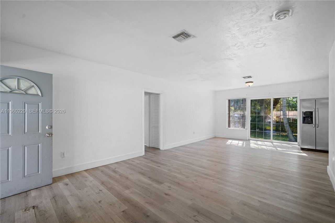 1780 Ne 146th St - Photo 6 of 28