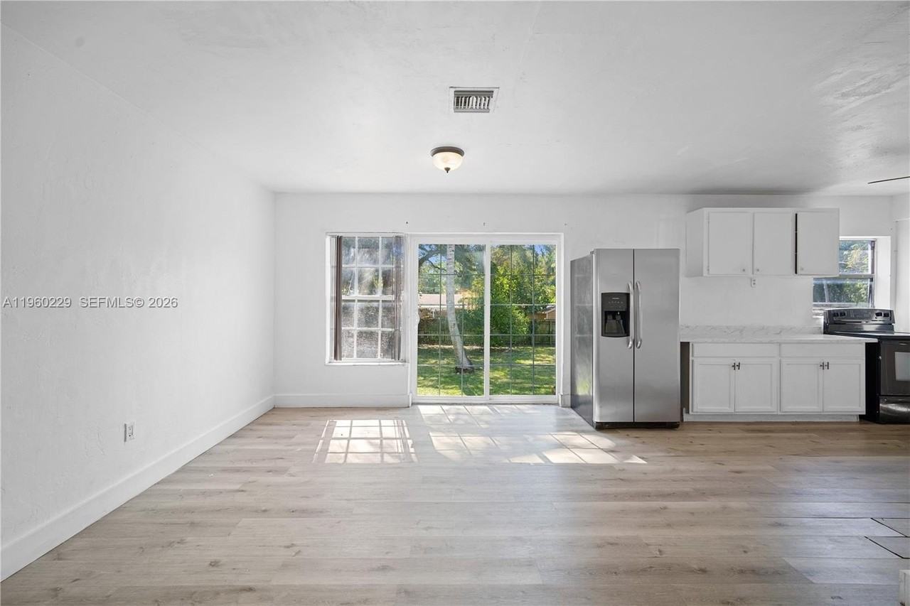 1780 Ne 146th St - Photo 7 of 28