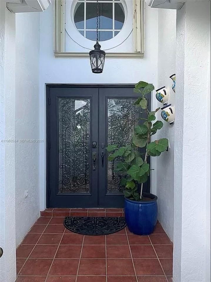 7971 Nw 186th Ter - Photo 3 of 21