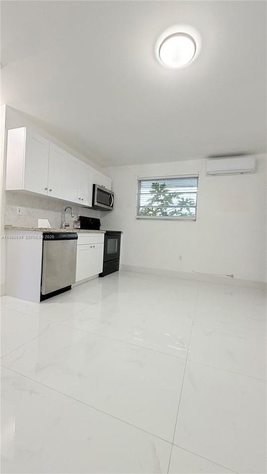 6700 Sw 97th Ave #B - Photo 2 of 7