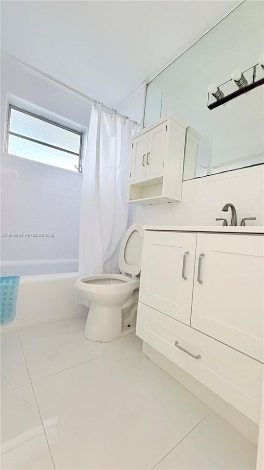 6700 Sw 97th Ave #B - Photo 3 of 7