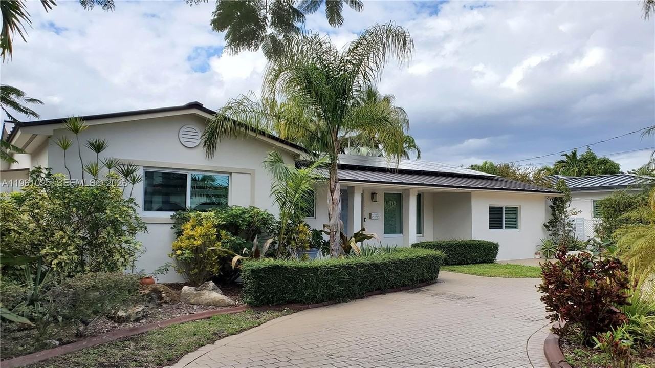 13000 Coronado Ln - Photo 2 of 26