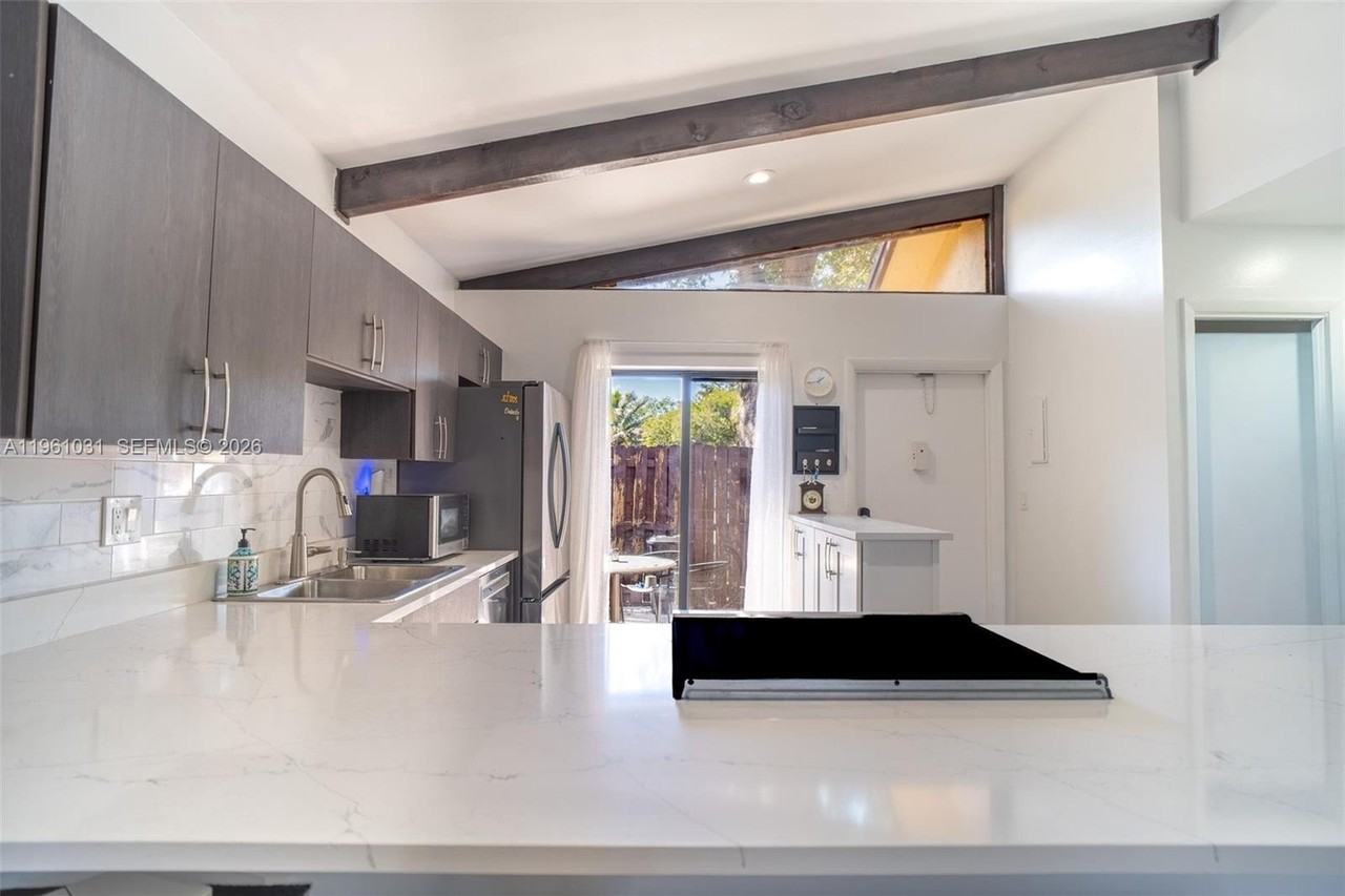 135 Essex Rd #2-28 - Photo 3 of 34