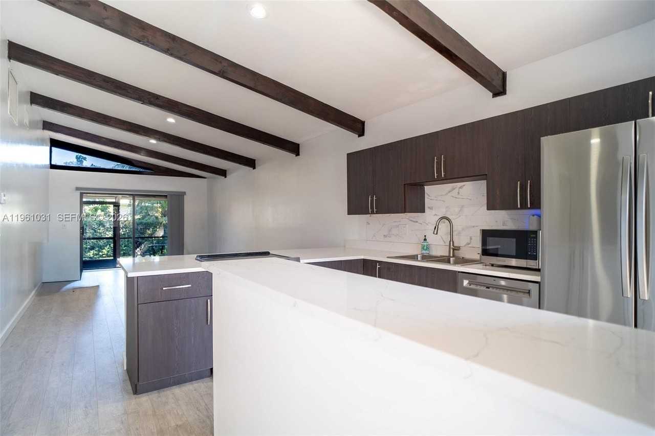 135 Essex Rd #2-28 - Photo 4 of 34