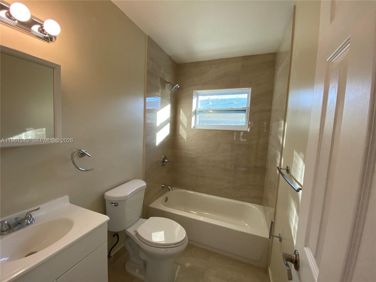 1158 Sw 11th Ave #1160 - Photo 4 of 13