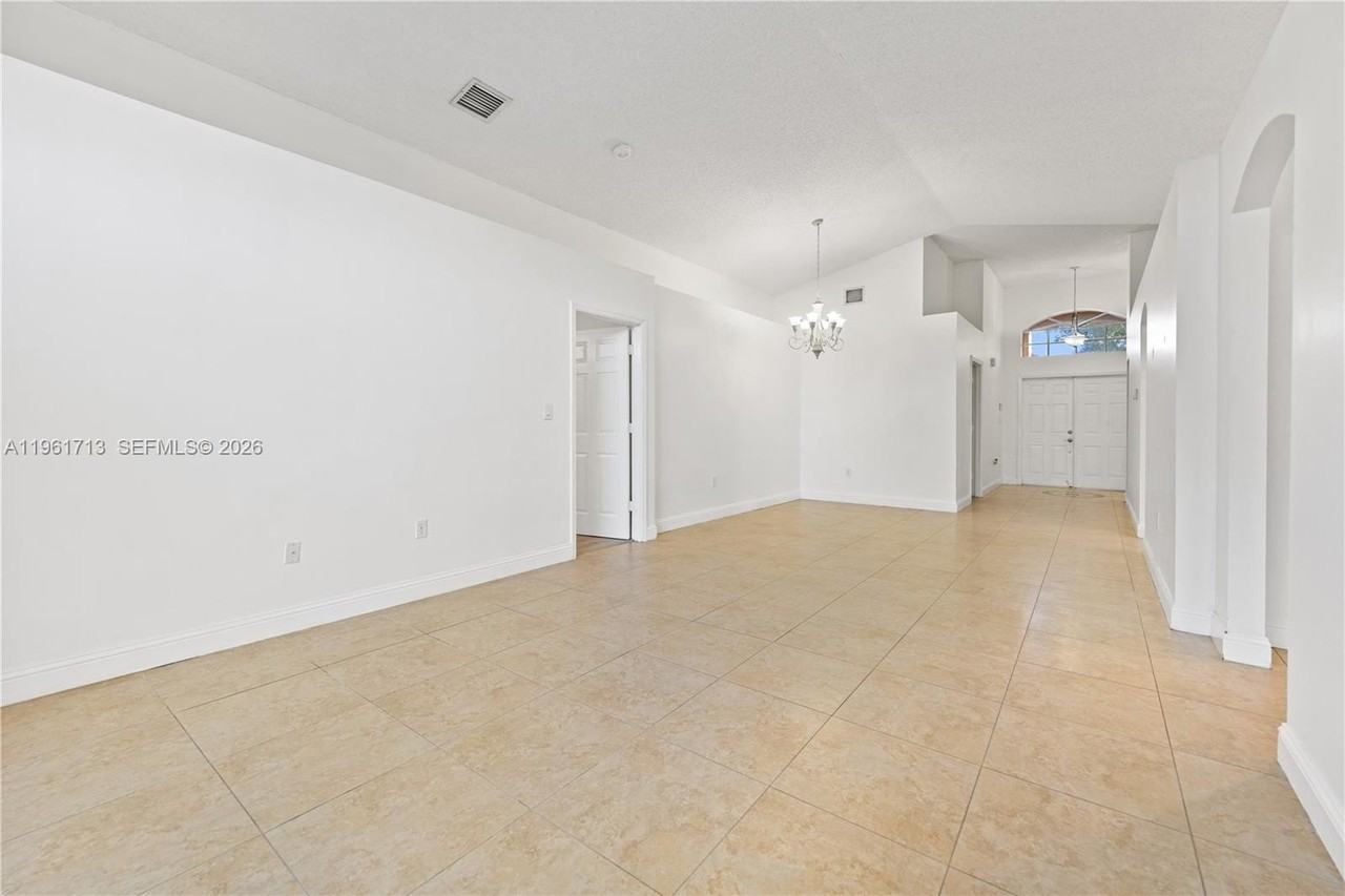 17491 Sw 33rd St - Photo 7 of 36