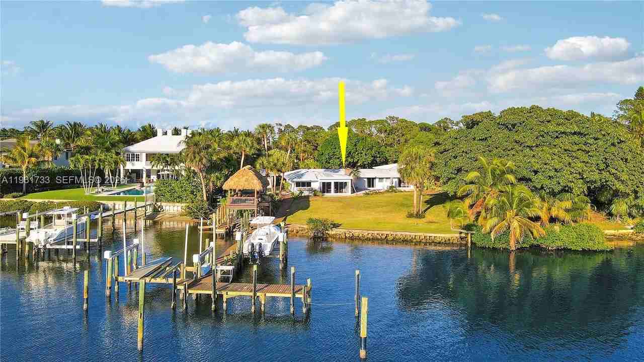 19655 Riverside Dr - Photo 5 of 42