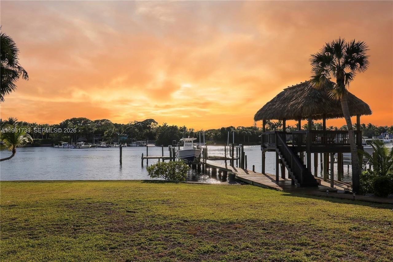 19655 Riverside Dr - Photo 6 of 42