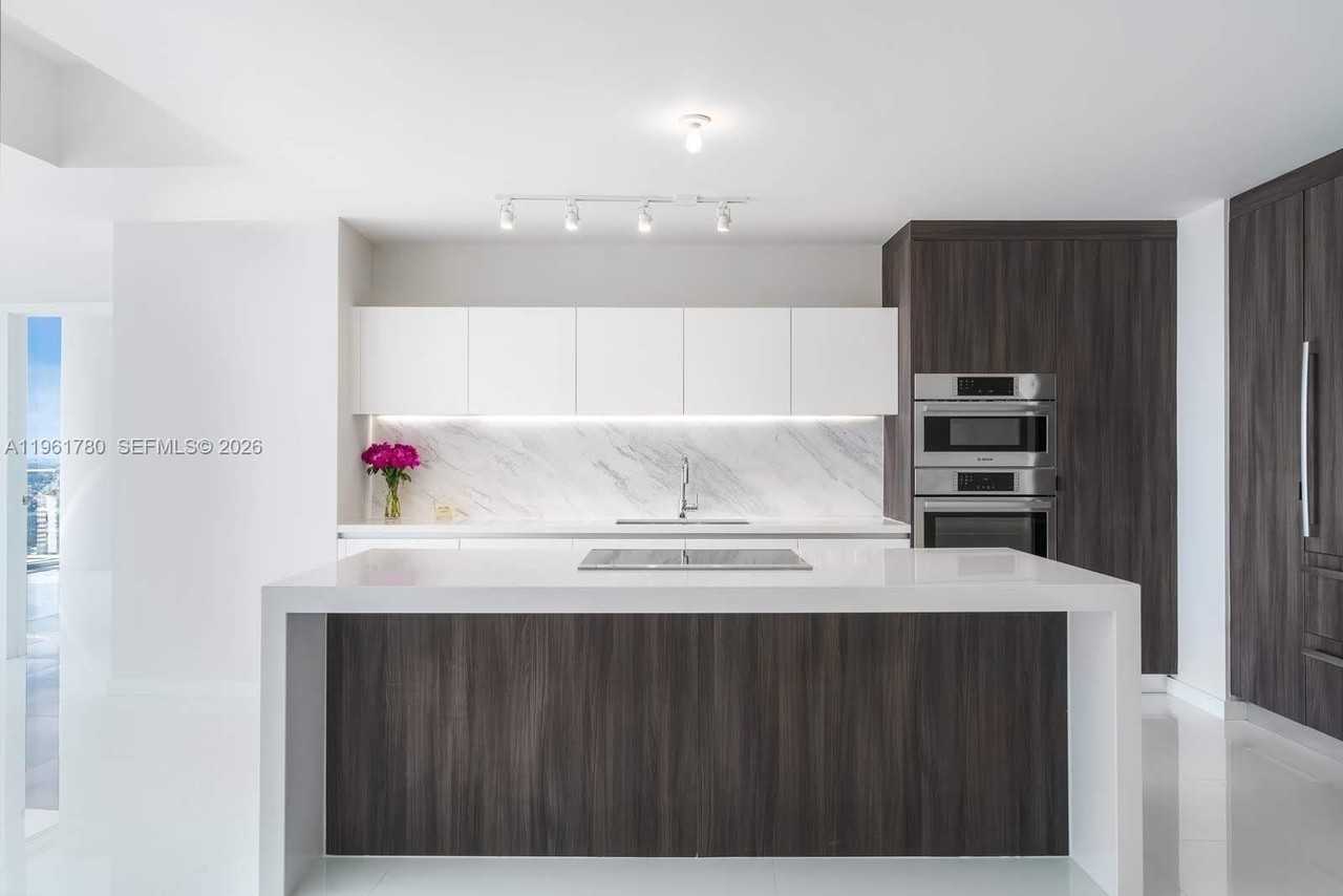 851 Ne 1st Ave #3212 - Photo 4 of 38