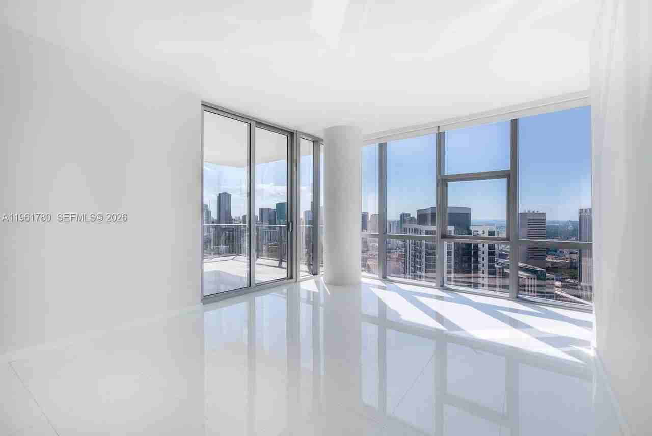 851 Ne 1st Ave #3212 - Photo 5 of 38