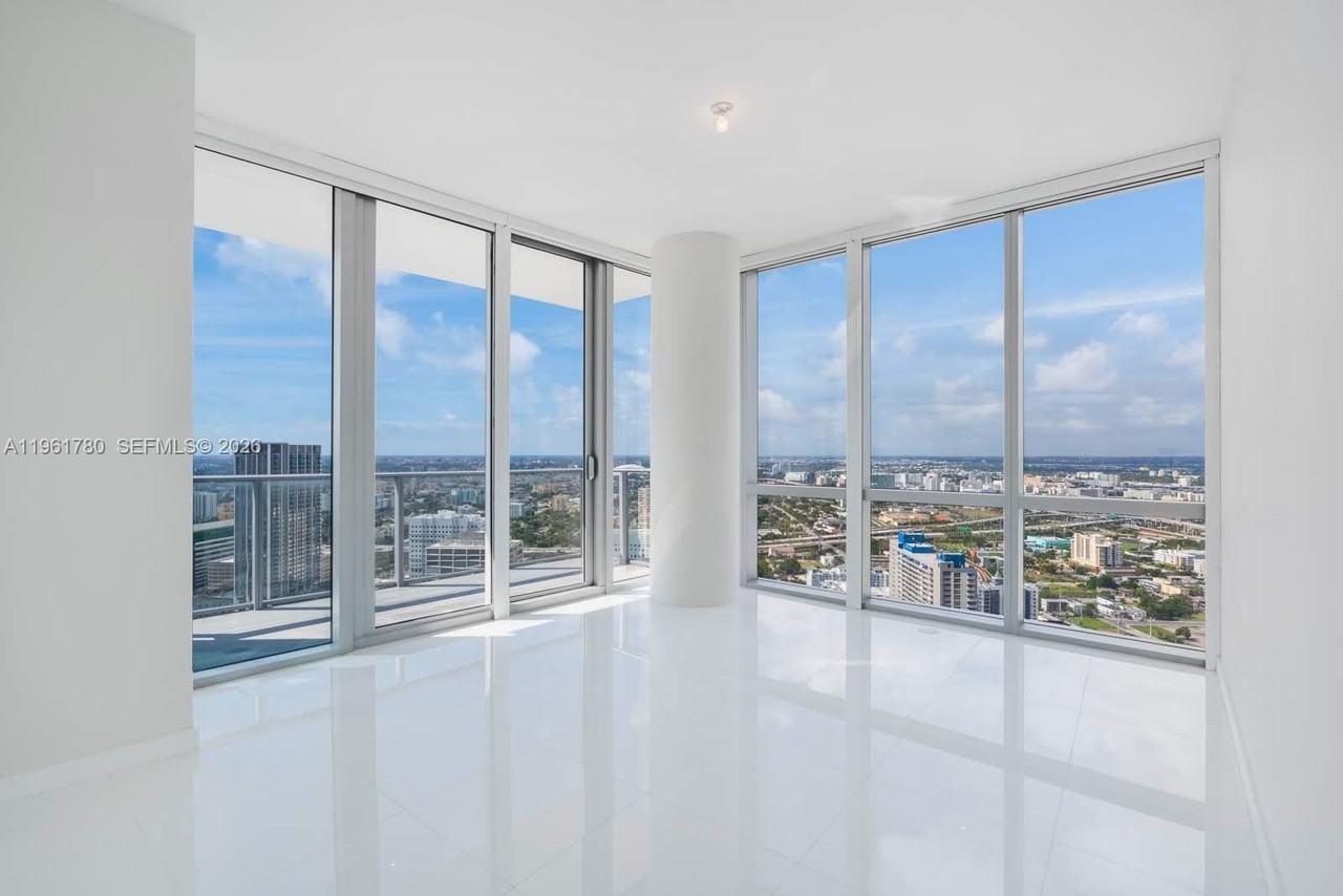 851 Ne 1st Ave #3212 - Photo 6 of 38