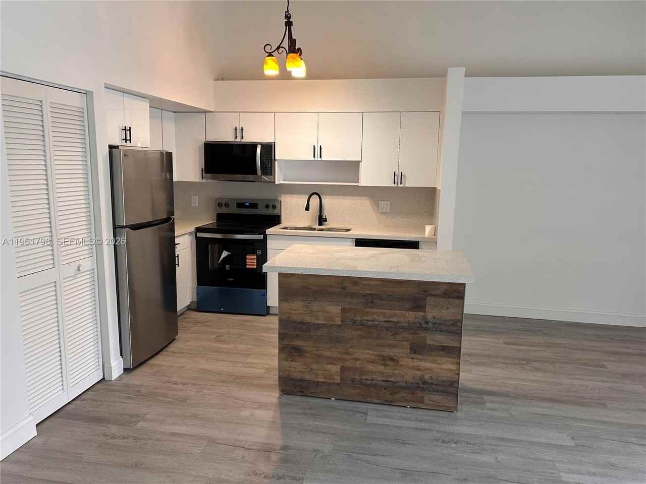 7450 Nw 34th St - Photo 2 of 25