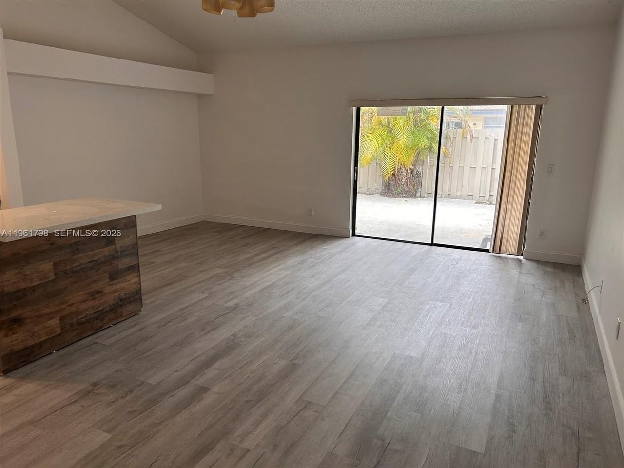 7450 Nw 34th St - Photo 5 of 25