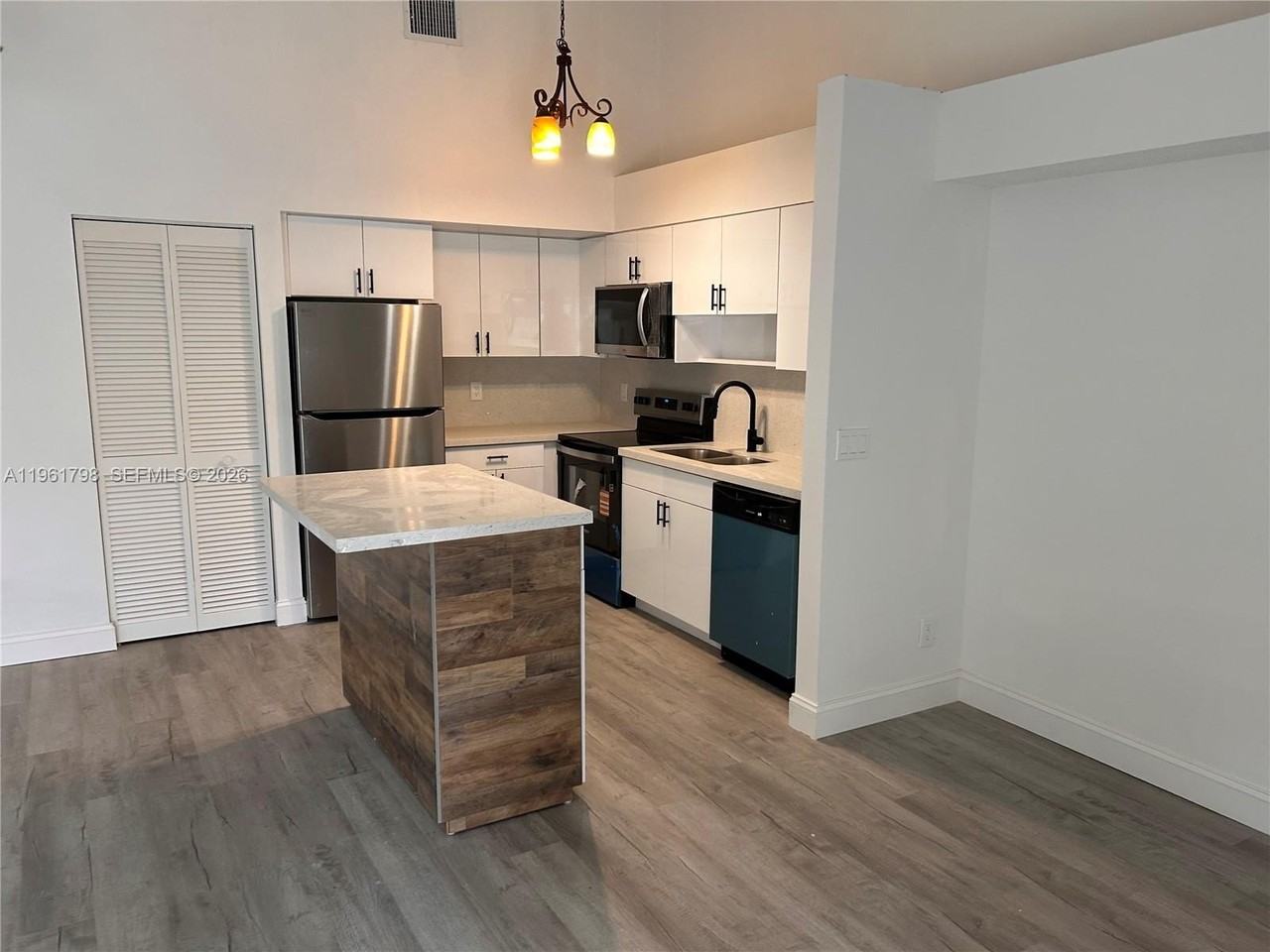 7450 Nw 34th St - Photo 6 of 25