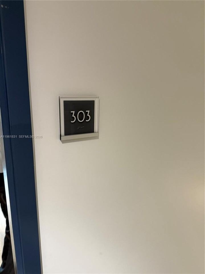 437 Sw 4th Ave #303 - Photo 6 of 13