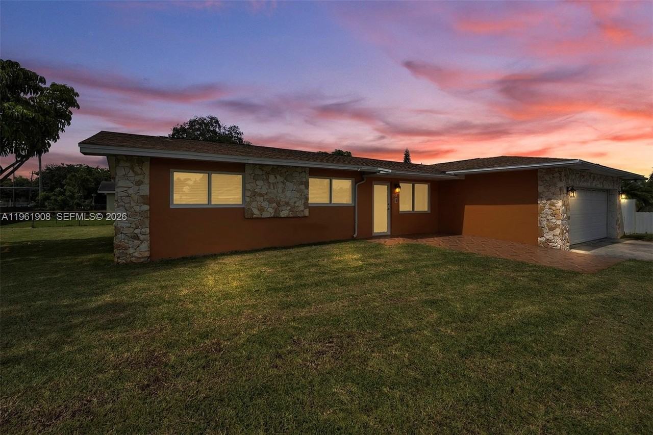 19102 Nw 33rd Pl #19102 - Photo 3 of 42