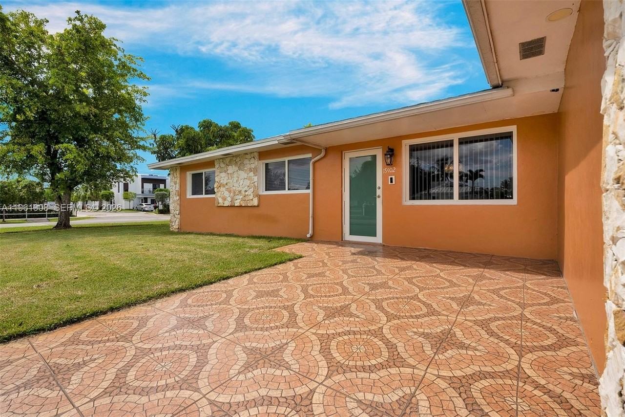 19102 Nw 33rd Pl #19102 - Photo 4 of 42