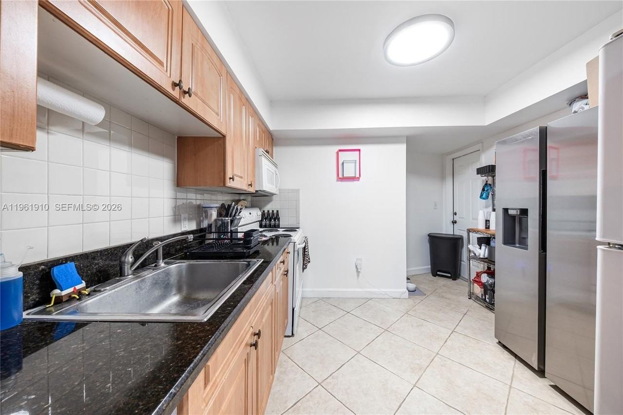 9971 W Bay Harbor Dr #206 - Photo 6 of 17