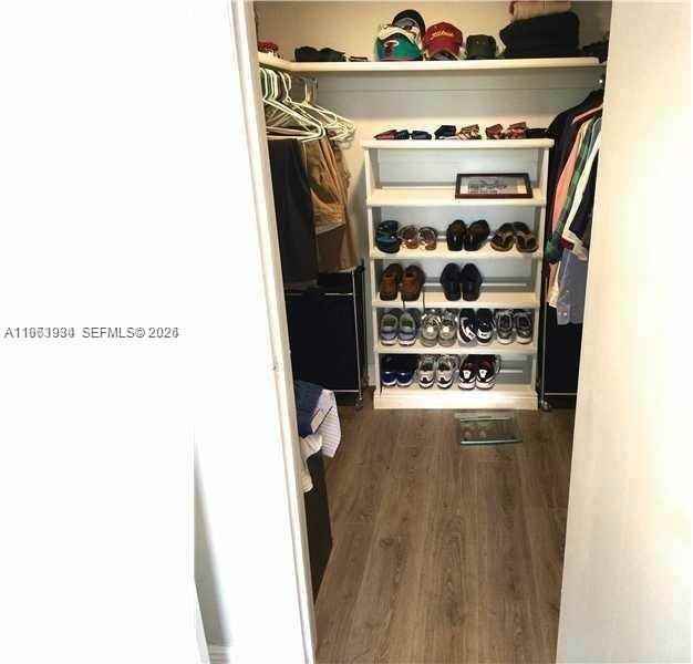 1881 Middle River Dr #604 - Photo 4 of 8