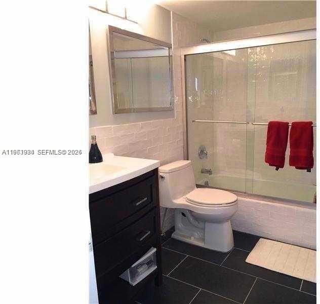 1881 Middle River Dr #604 - Photo 5 of 8