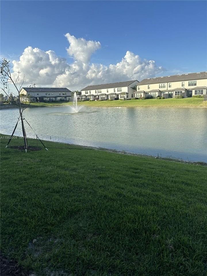 2163 Appleton Cir S #ALL - Photo 3 of 15