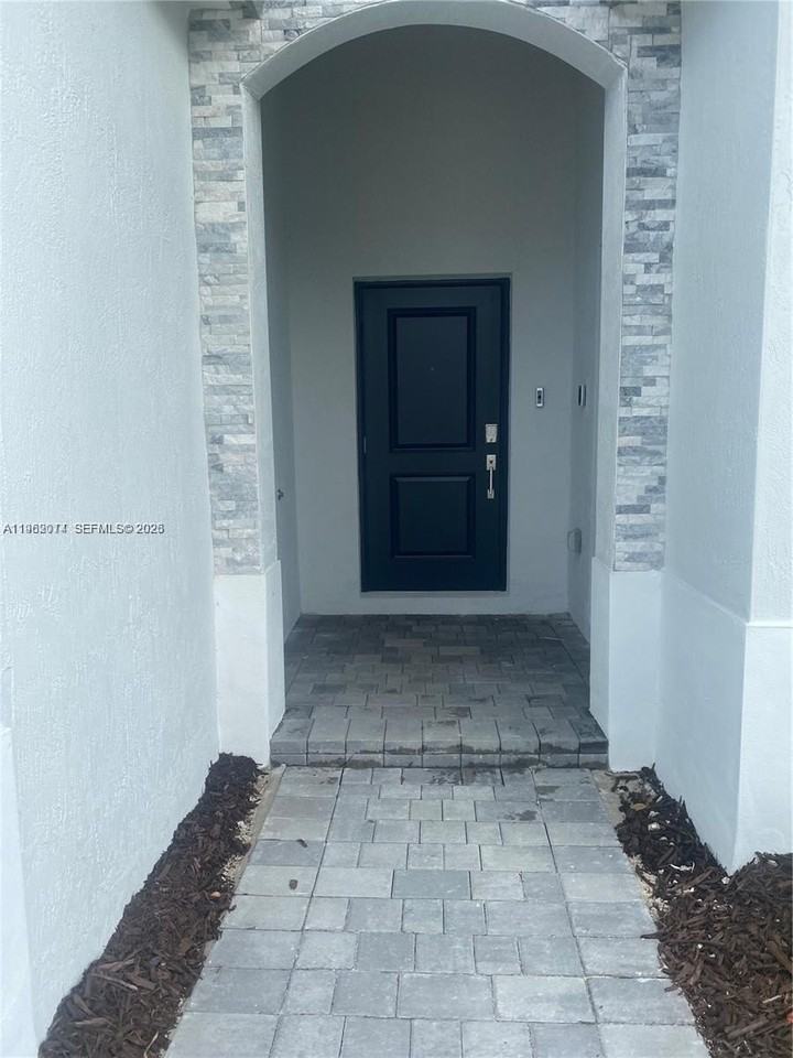 28857 Sw 163rd Ct #0 - Photo 3 of 13