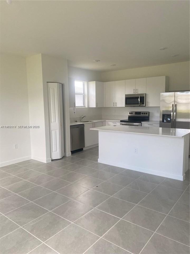 28857 Sw 163rd Ct #0 - Photo 5 of 13