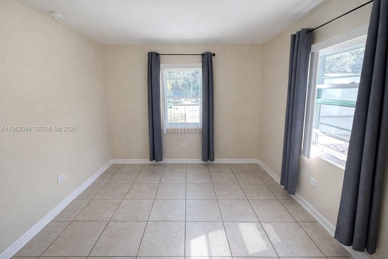 4396 Sw 25th Ter #1-2 - Photo 7 of 15