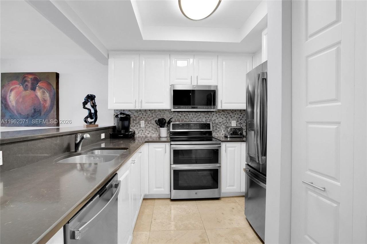 3400 Sw 27th Ave #1904 - Photo 7 of 20