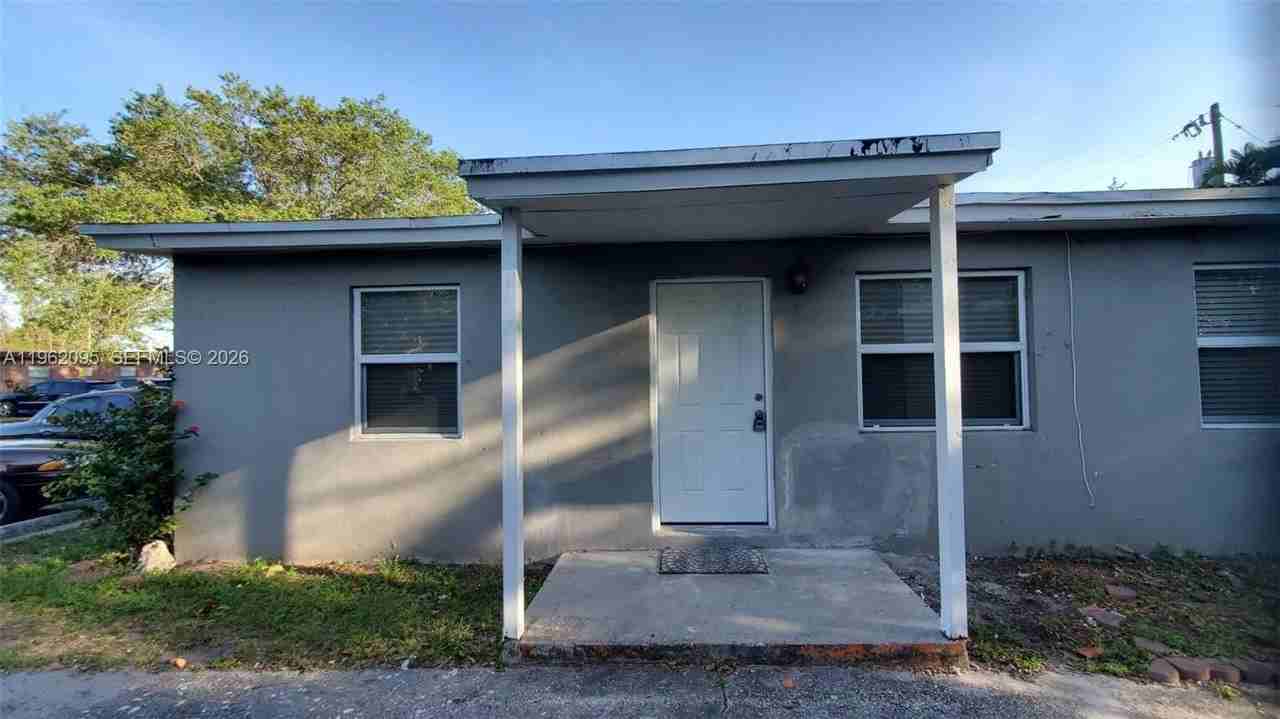 841 Nw 12th Ave #1 - Photo 2 of 14