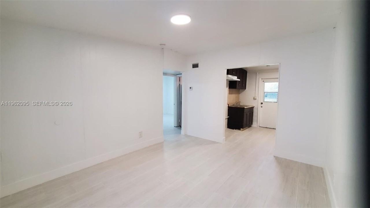 841 Nw 12th Ave #1 - Photo 3 of 14