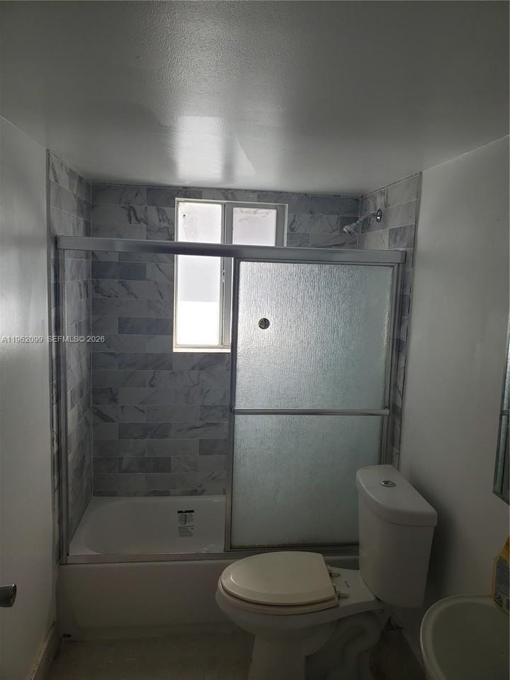 1930 Nw 119th St #722 - Photo 4 of 9