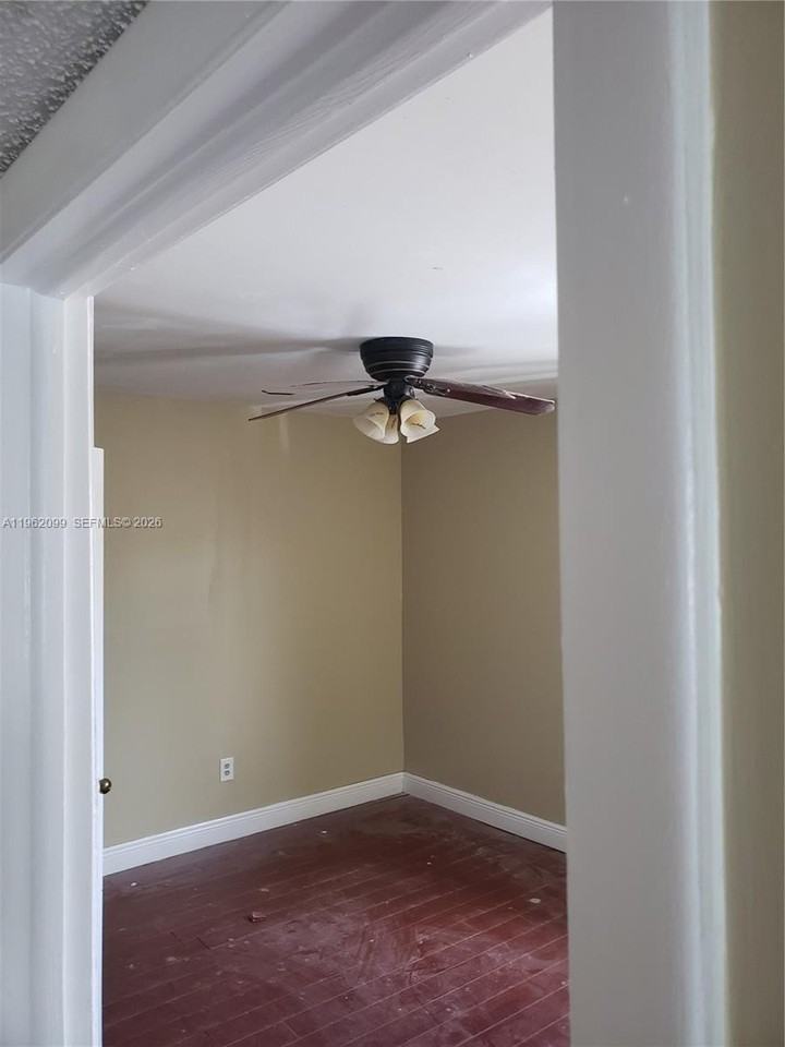 1930 Nw 119th St #722 - Photo 6 of 9