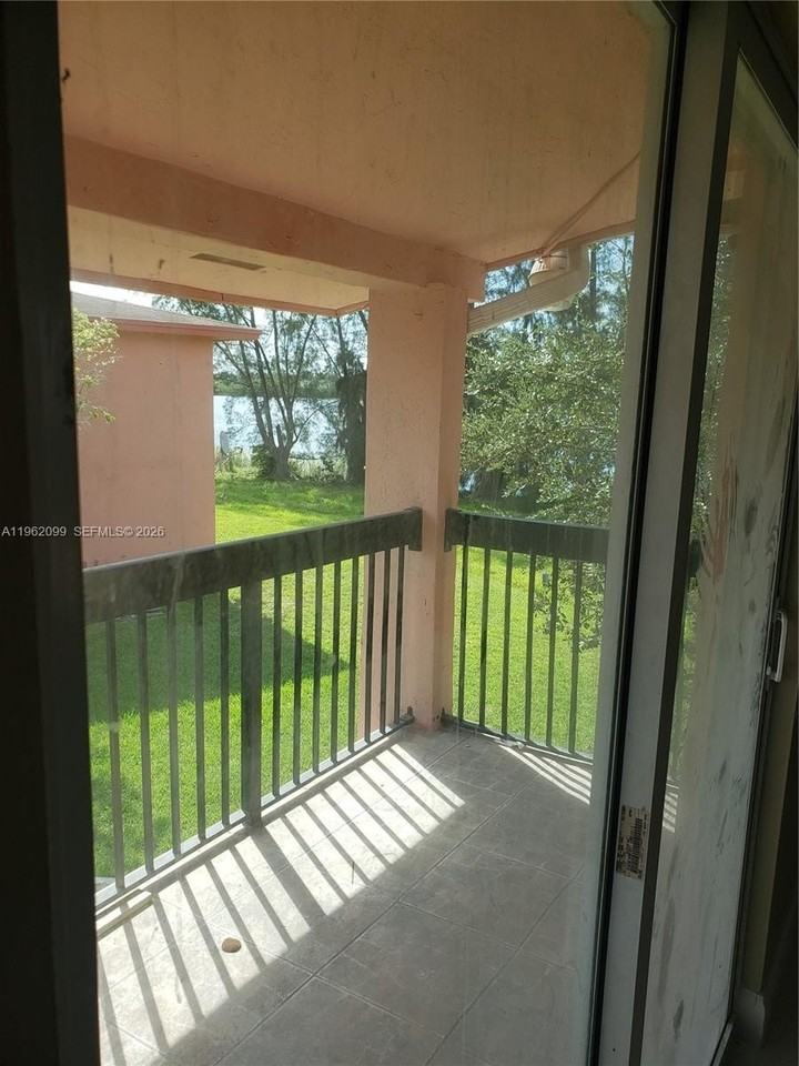 1930 Nw 119th St #722 - Photo 7 of 9