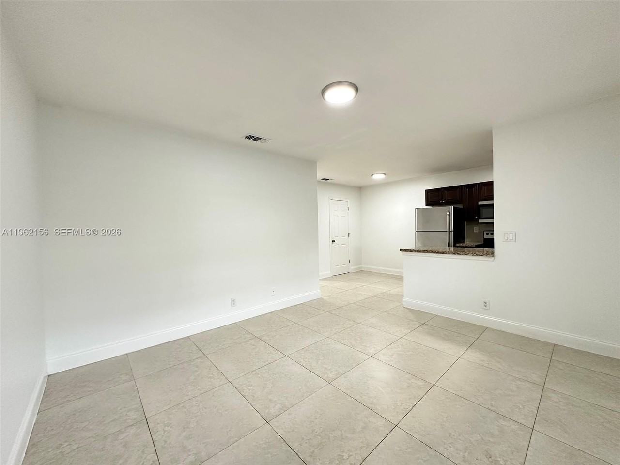 2640 Ne 8th Ave #15 - Photo 2 of 28