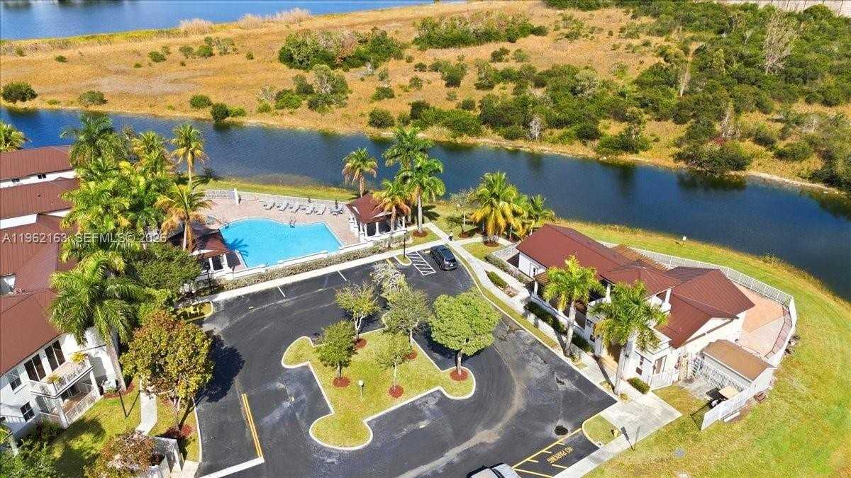 4435 Sw 160th Ave #214 - Photo 7 of 42