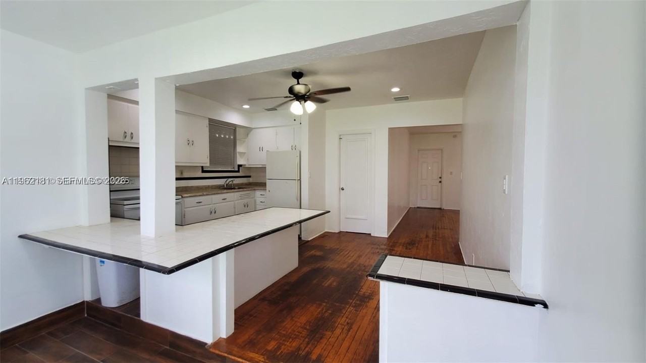 2322 Wilson St - Photo 6 of 21