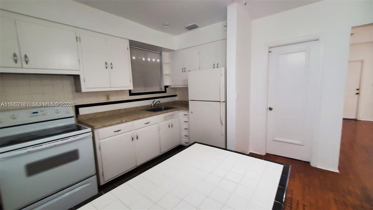 2322 Wilson St - Photo 7 of 21