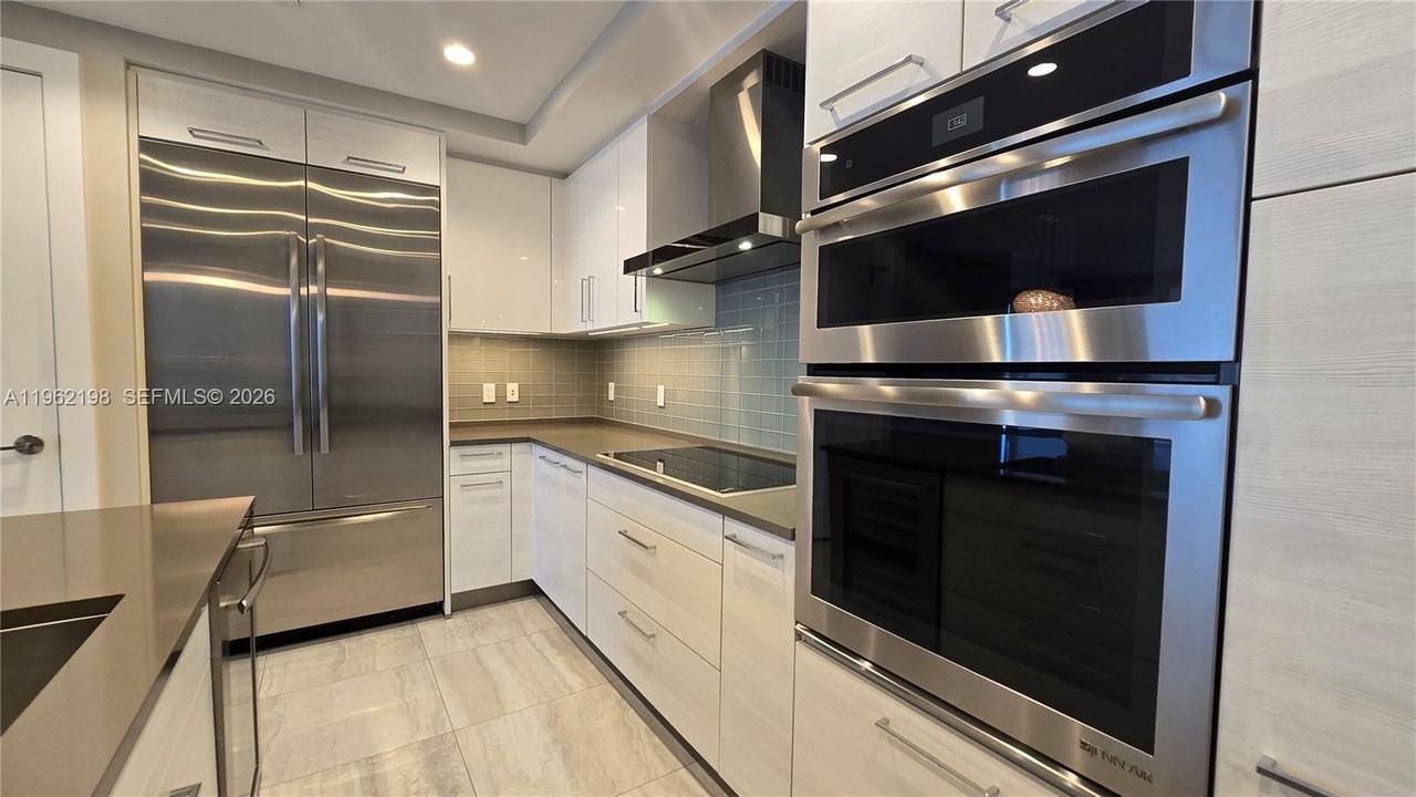 100 E Las Olas Blvd #2202 - Photo 5 of 50