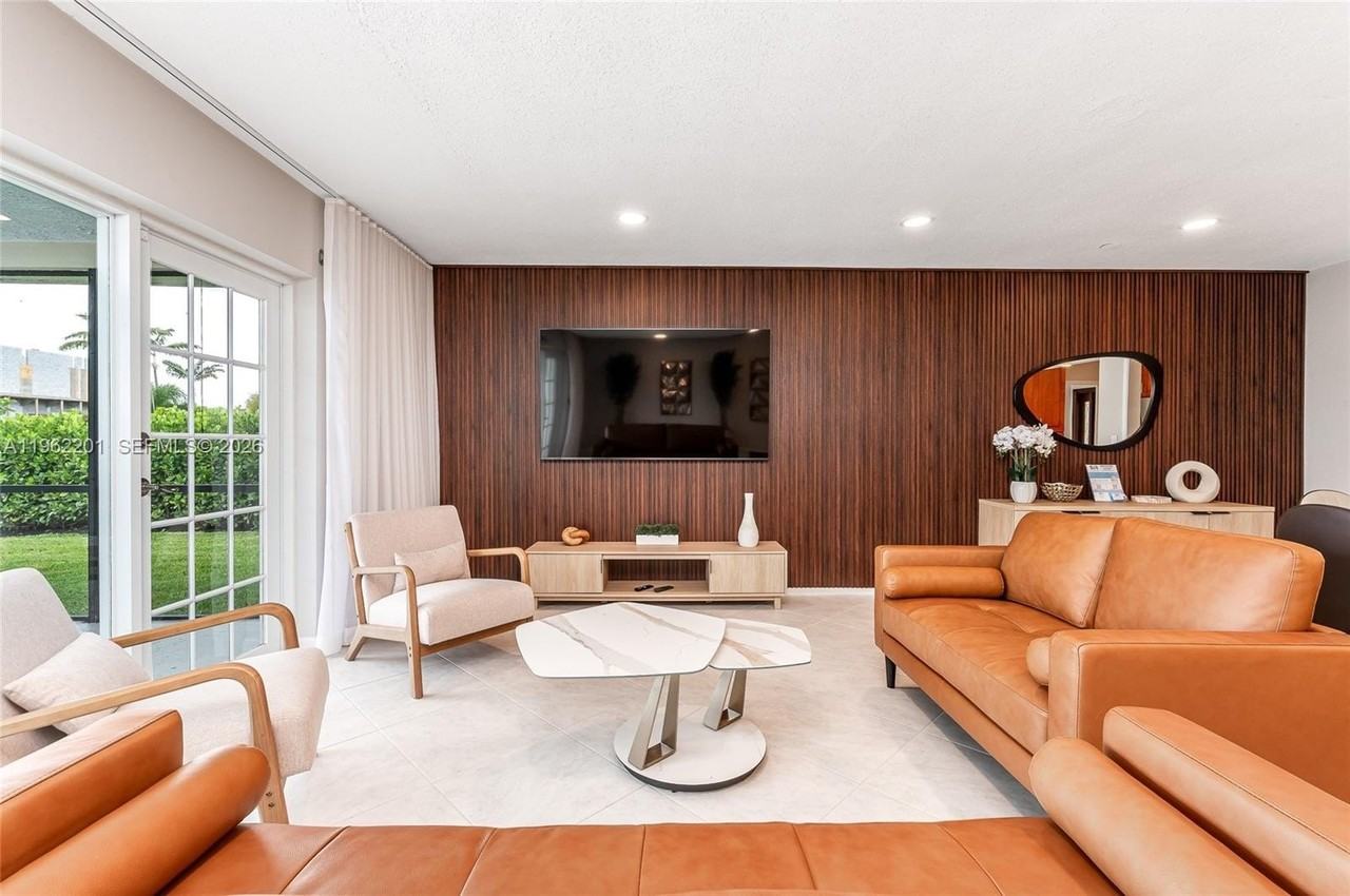 21320 Ne 25th Ct - Photo 3 of 40