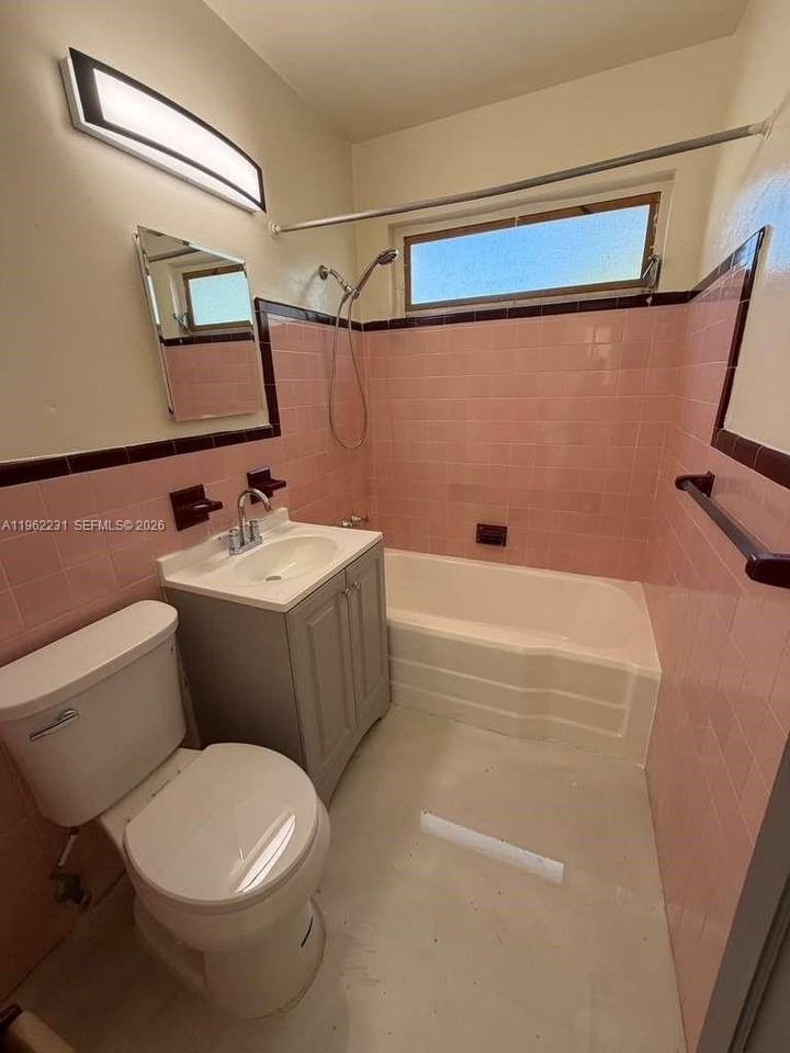 1621 S 16th Ave #0 - Photo 2 of 10