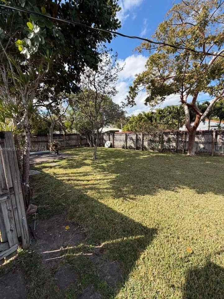 1621 S 16th Ave #0 - Photo 6 of 10