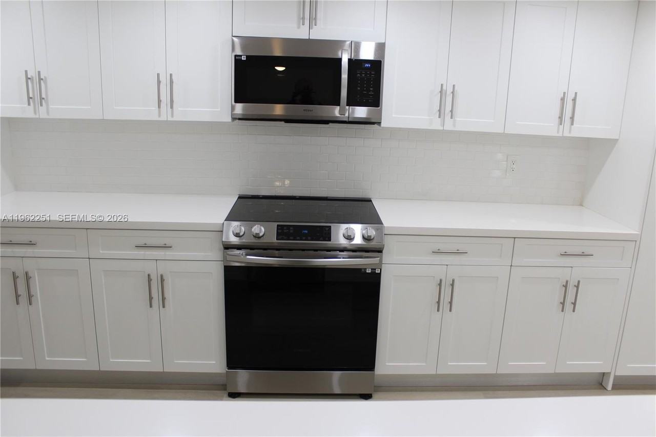 955 Egret Cir #310 - Photo 5 of 20