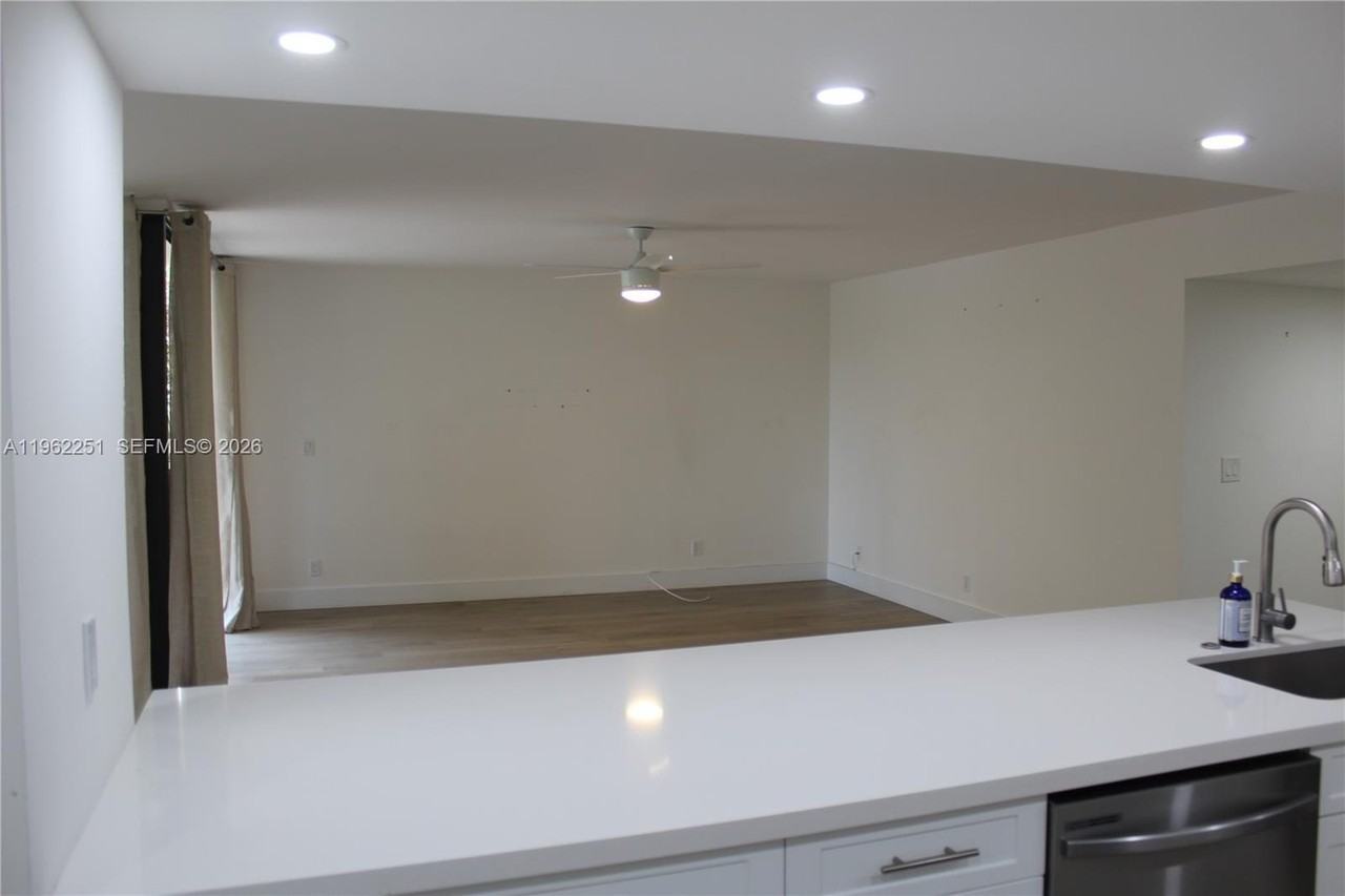 955 Egret Cir #310 - Photo 6 of 20