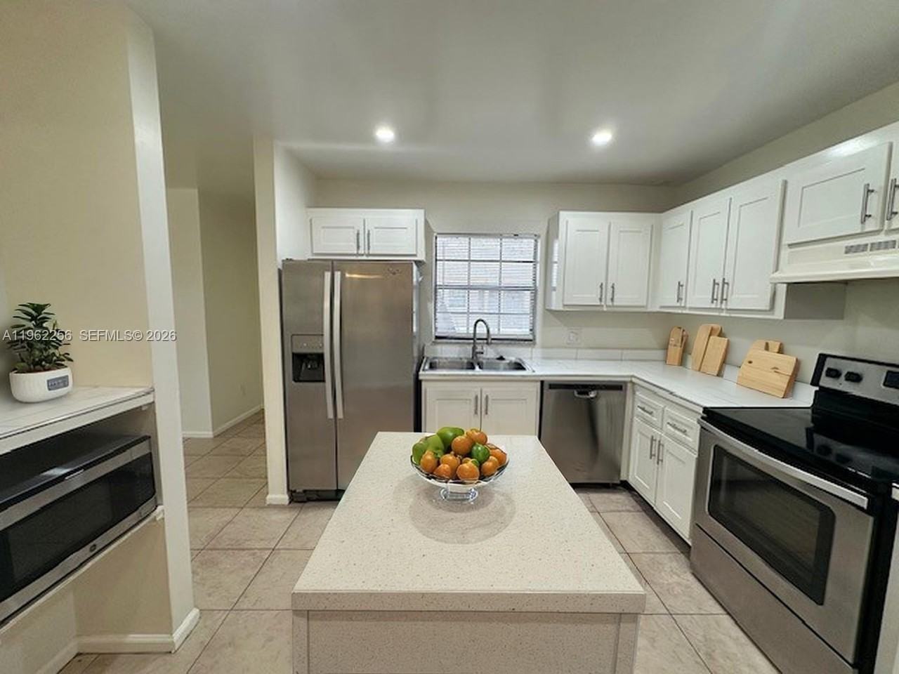 3673 Nw 94th Ave #7J - Photo 4 of 34