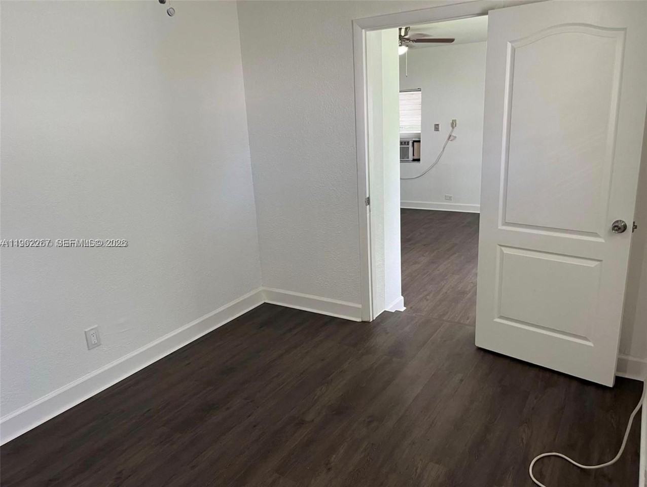 6028 Sw 27th St #R - Photo 4 of 16