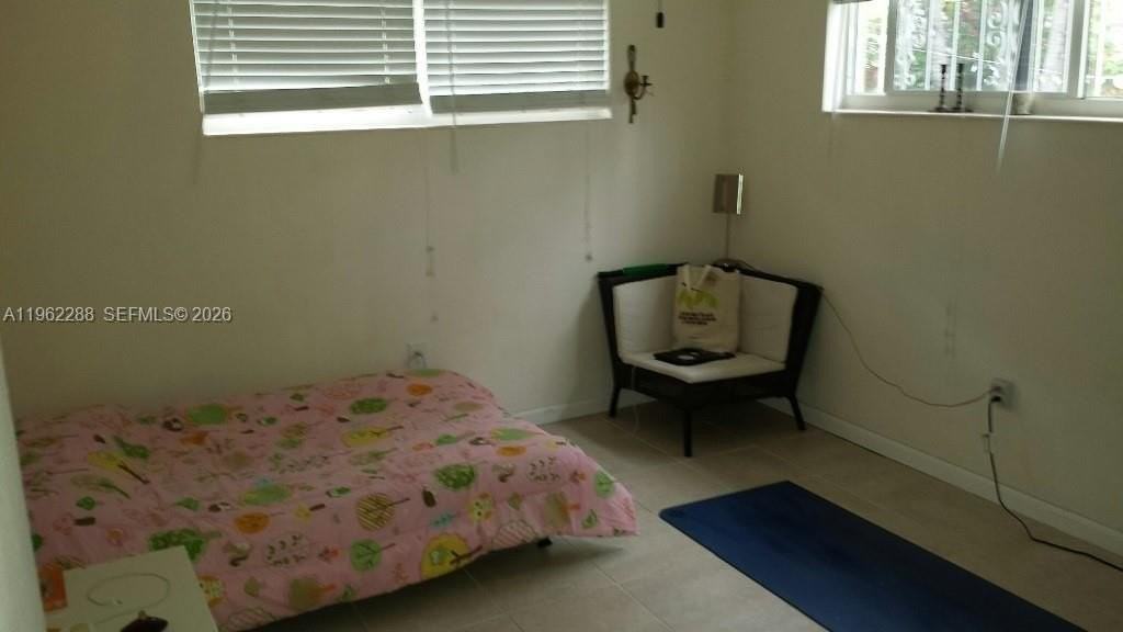 49 Ne 44th St - Photo 5 of 6