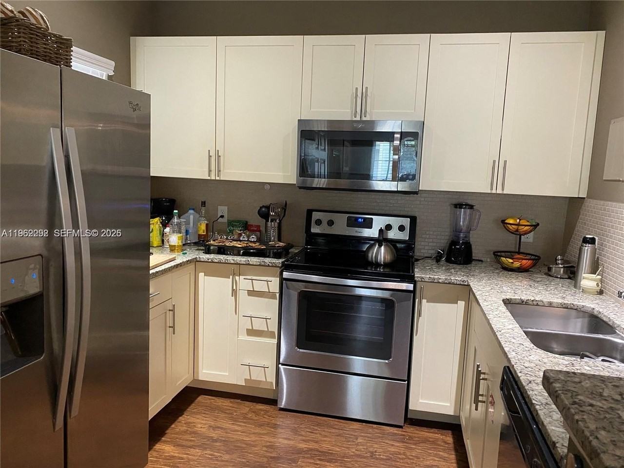 3209 Gold Ln - Photo 4 of 20