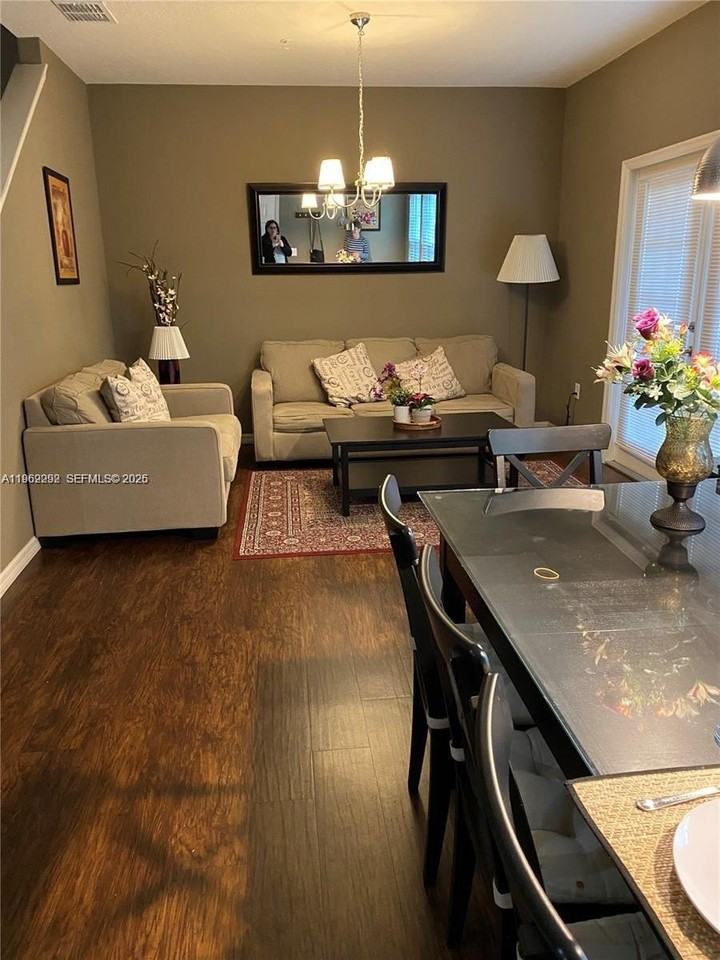 3209 Gold Ln - Photo 7 of 20